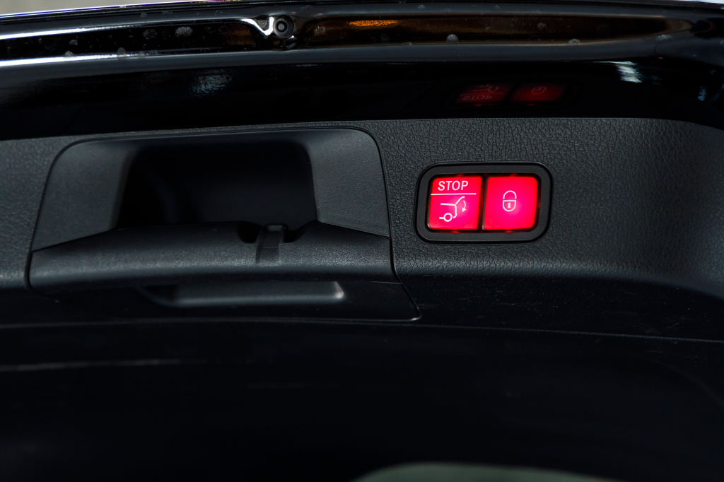 Mercedes-Benz GLB-Class 250 2020 photo 29