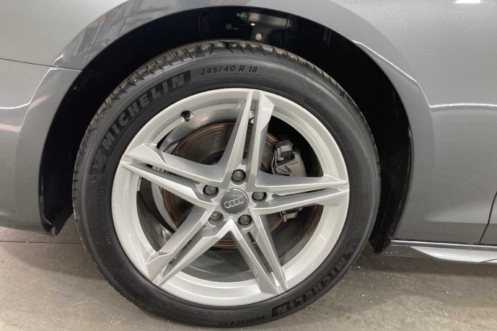 Audi A4 2020 фото 10