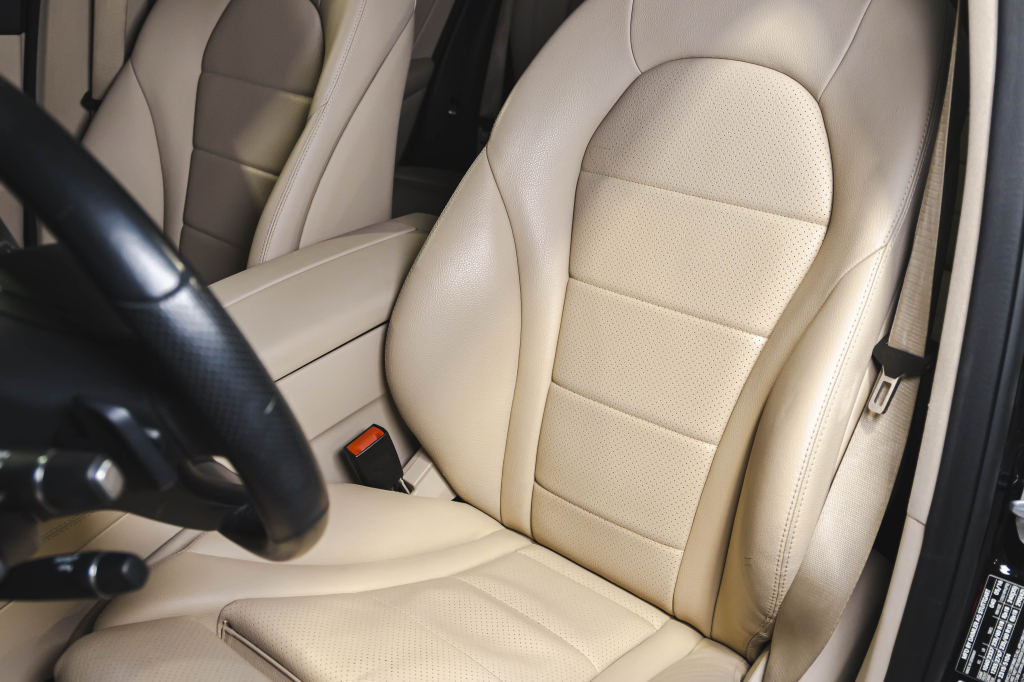 Mercedes-Benz GLC-Class 300 2016 photo 16