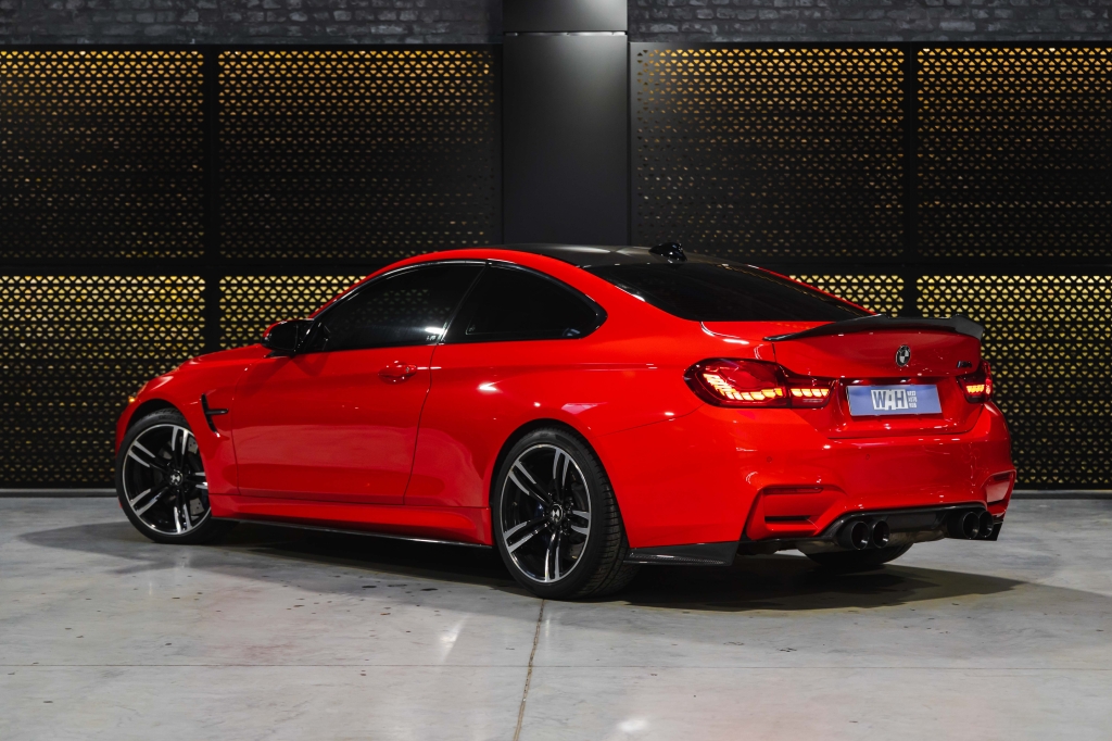 BMW M4 2015 фото 19