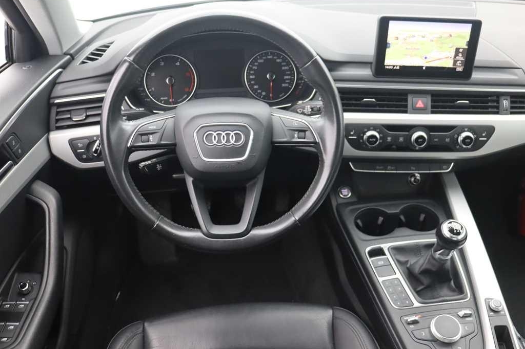 Audi A4 2016 фото 6