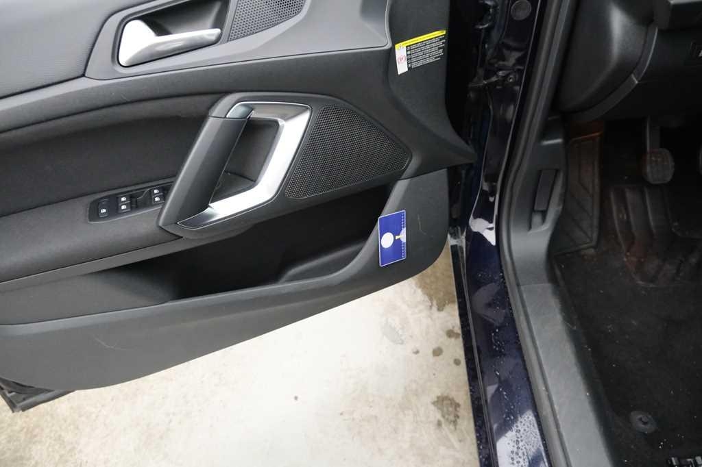 Peugeot 308 2016 фото 22