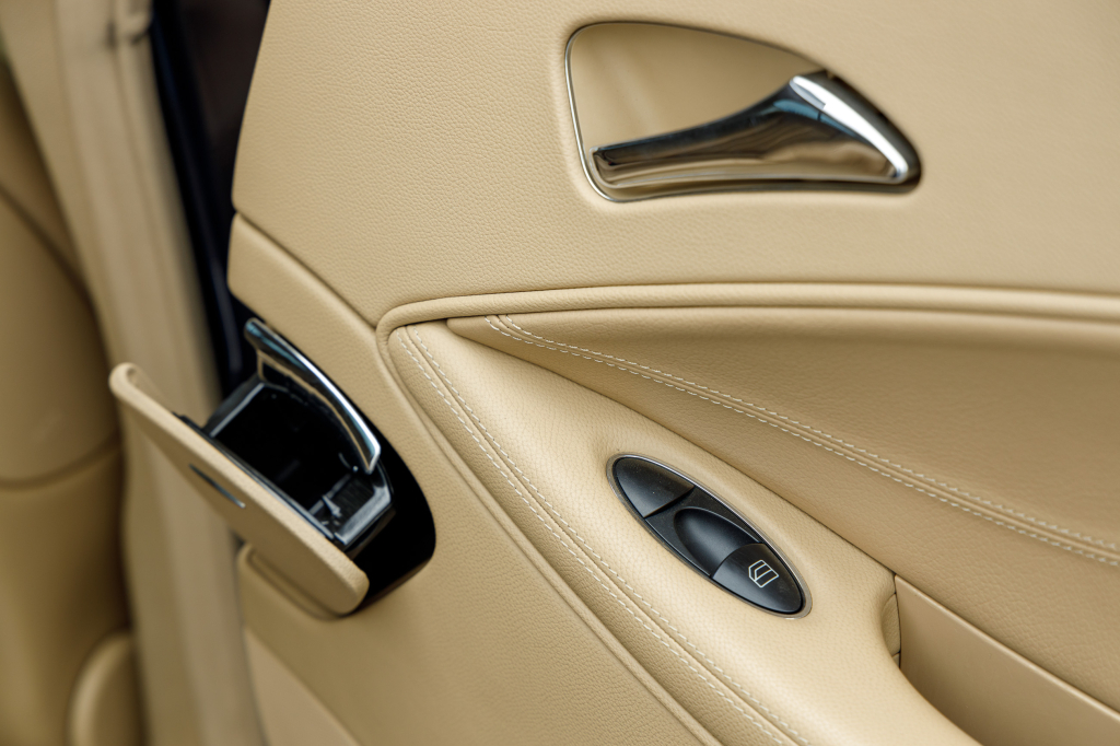 Mercedes-Benz CLS 500 2005 фото 21