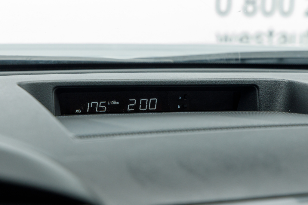 Toyota Sequoia SR5 2012 photo 29