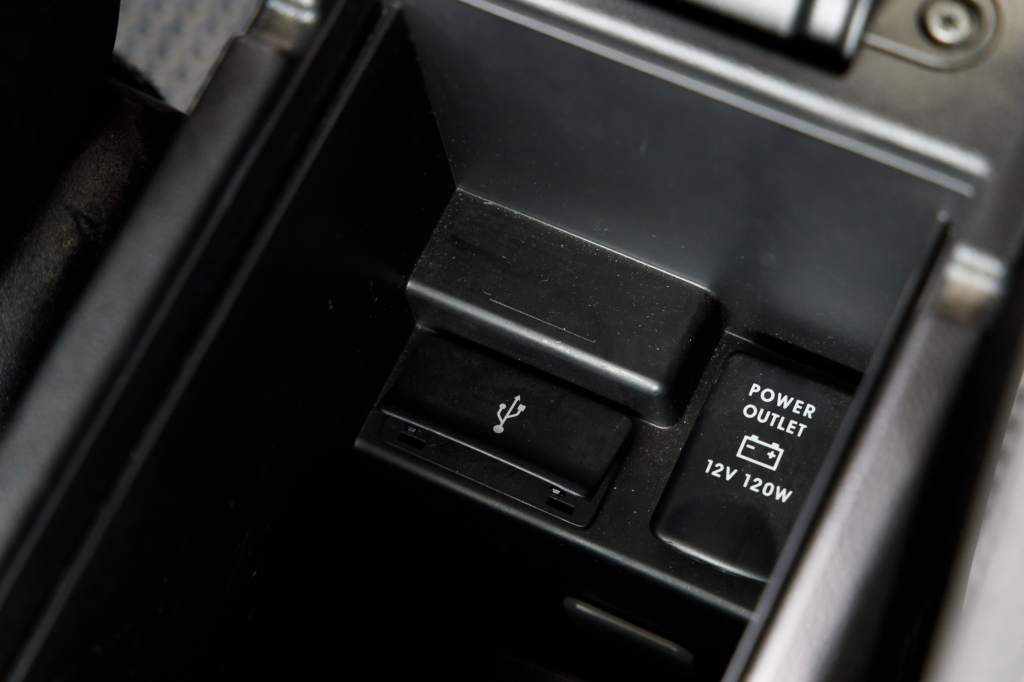 Mitsubishi Outlander 2018 фото 16