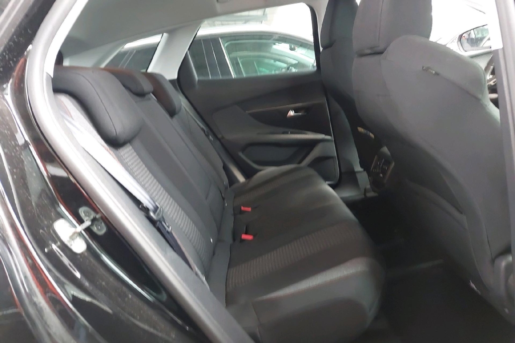 Peugeot 3008 2020 фото 1