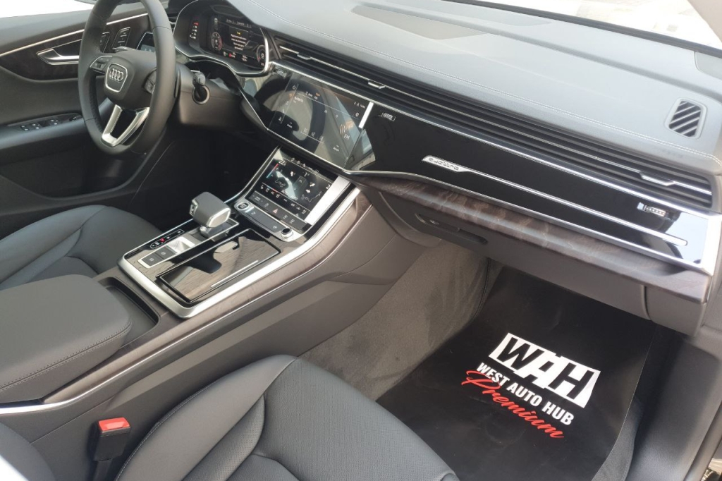 Audi Q8 50 TDI 2023 фото 10