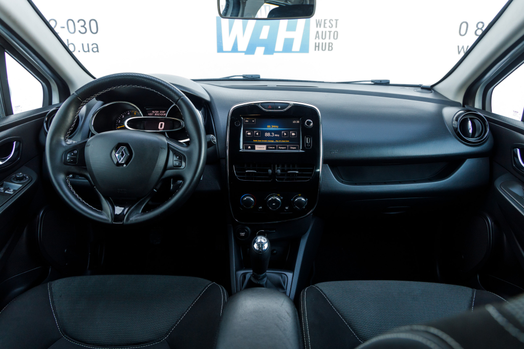 Renault Clio фото 6