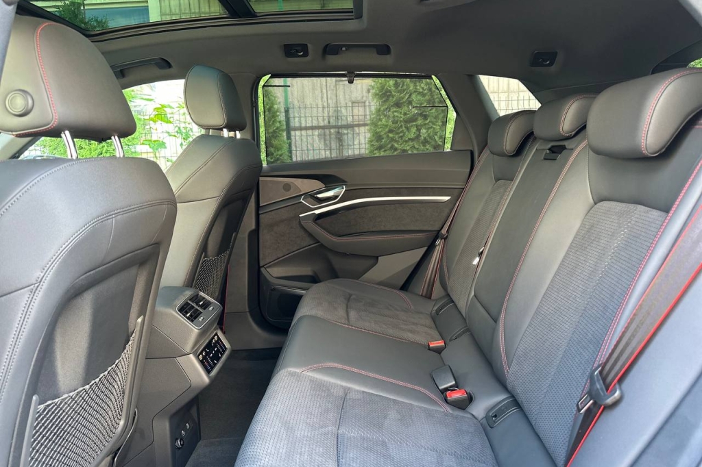 Audi Q8 e-tron 55 114 kWh Quattro S-line 2023 фото 19