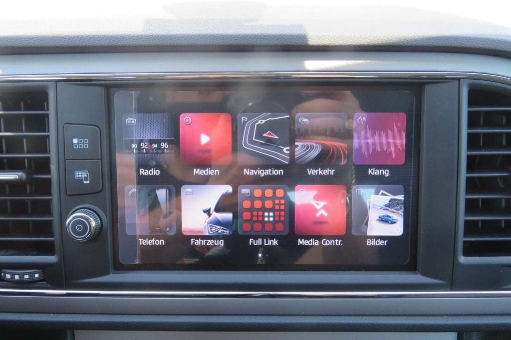 SEAT Leon ST 2019 photo 8