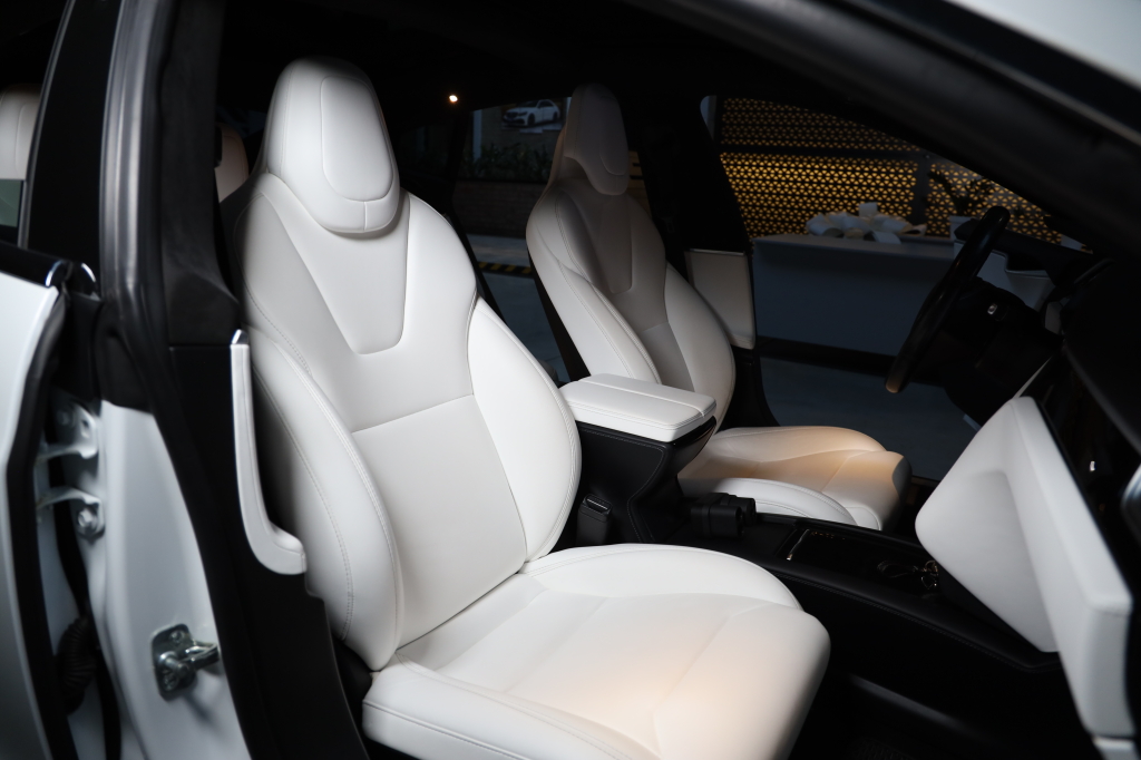 Tesla Model S 2017 фото 48