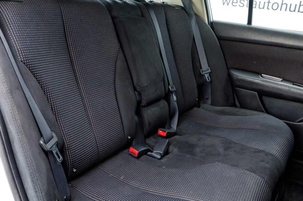 Nissan TIIDA 2010 фото 20