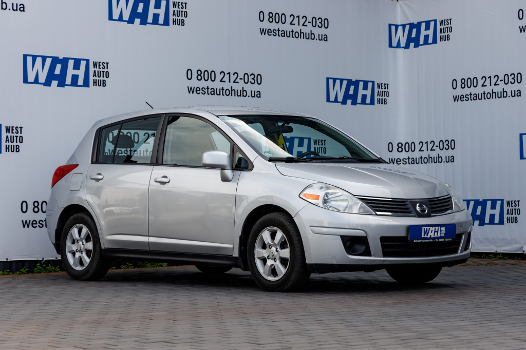 Nissan Versa 2008 photo 2