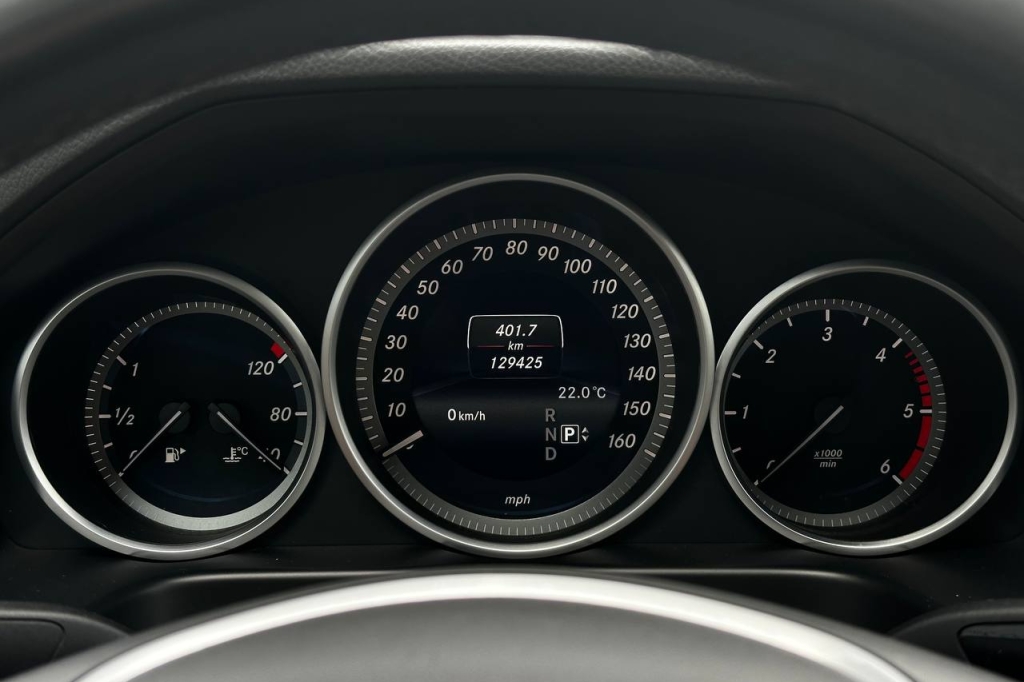 Mercedes-Benz E-Class 2015 4Matic фото 18