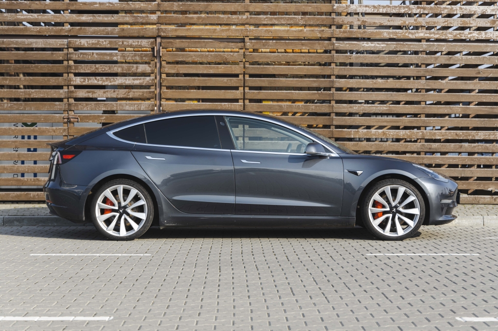 Tesla Model 3 2019 фото 8