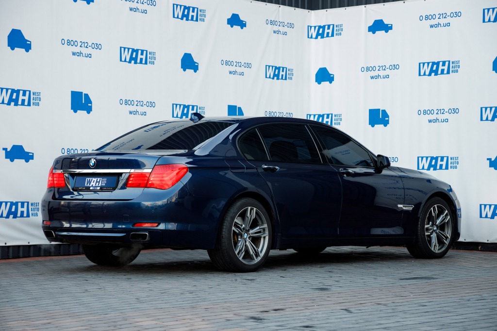 BMW 740 Li 2011 photo 2