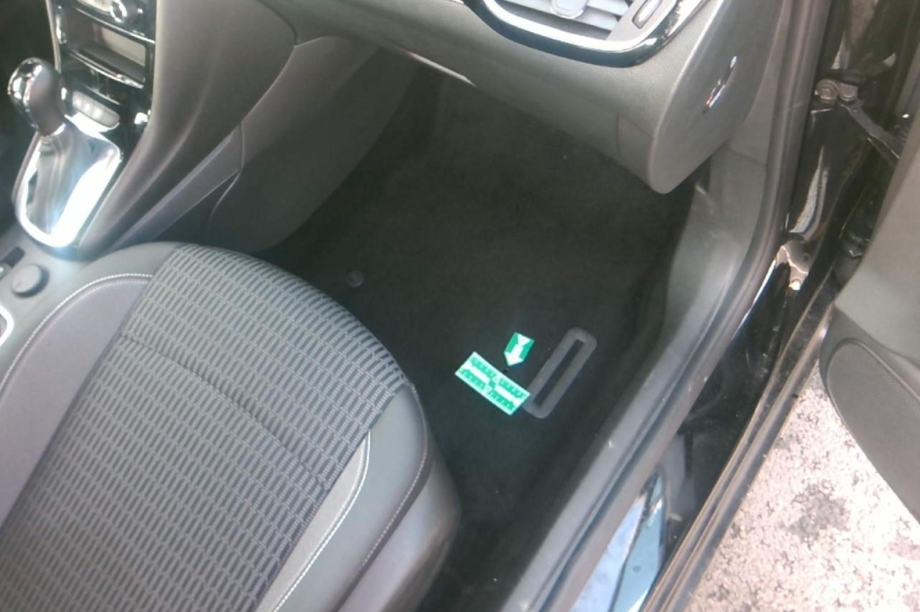 Opel Astra 2020 фото 9