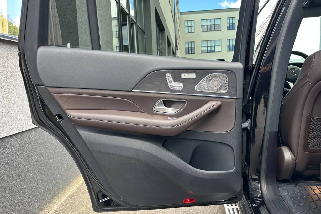 Mercedes-Benz GLS 400 2021 фото 16