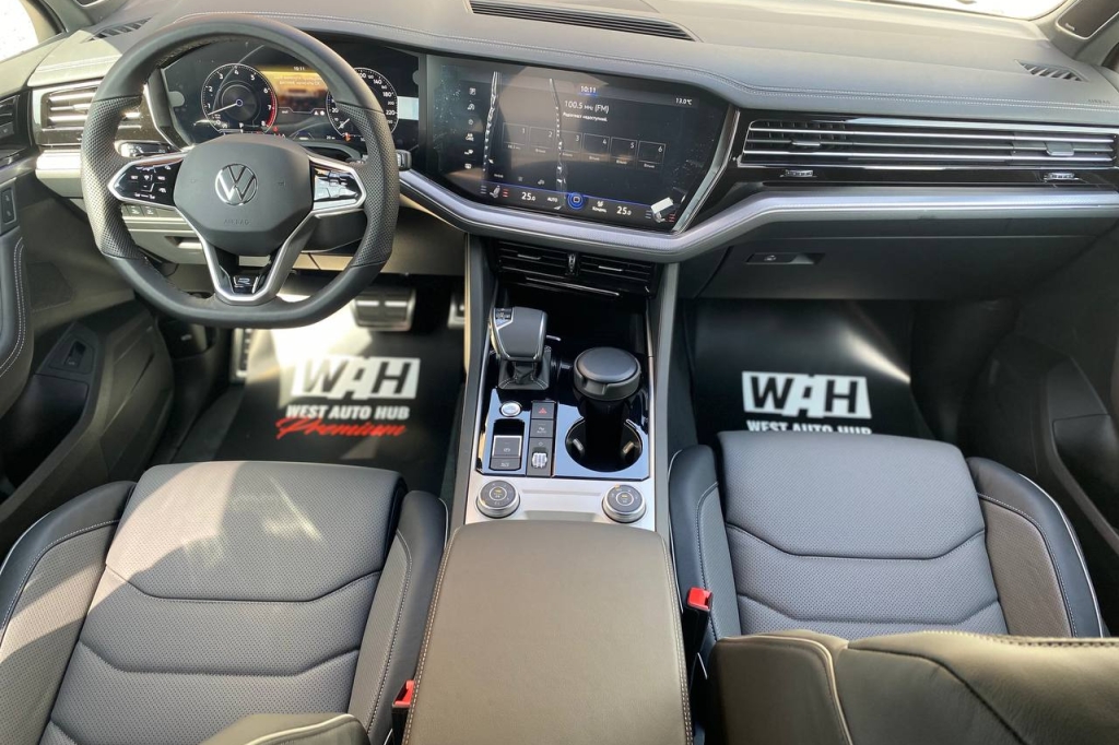 Volkswagen Touareg PLATINUM 2022 фото 17