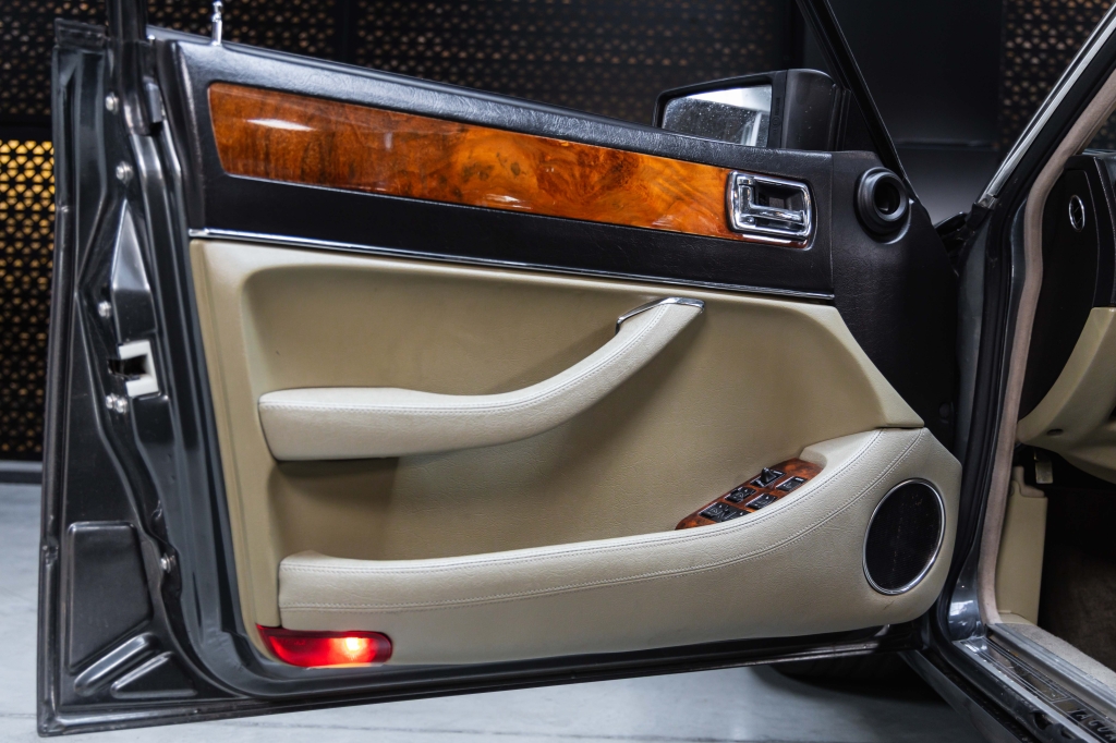 Jaguar XJ 1993 фото 19