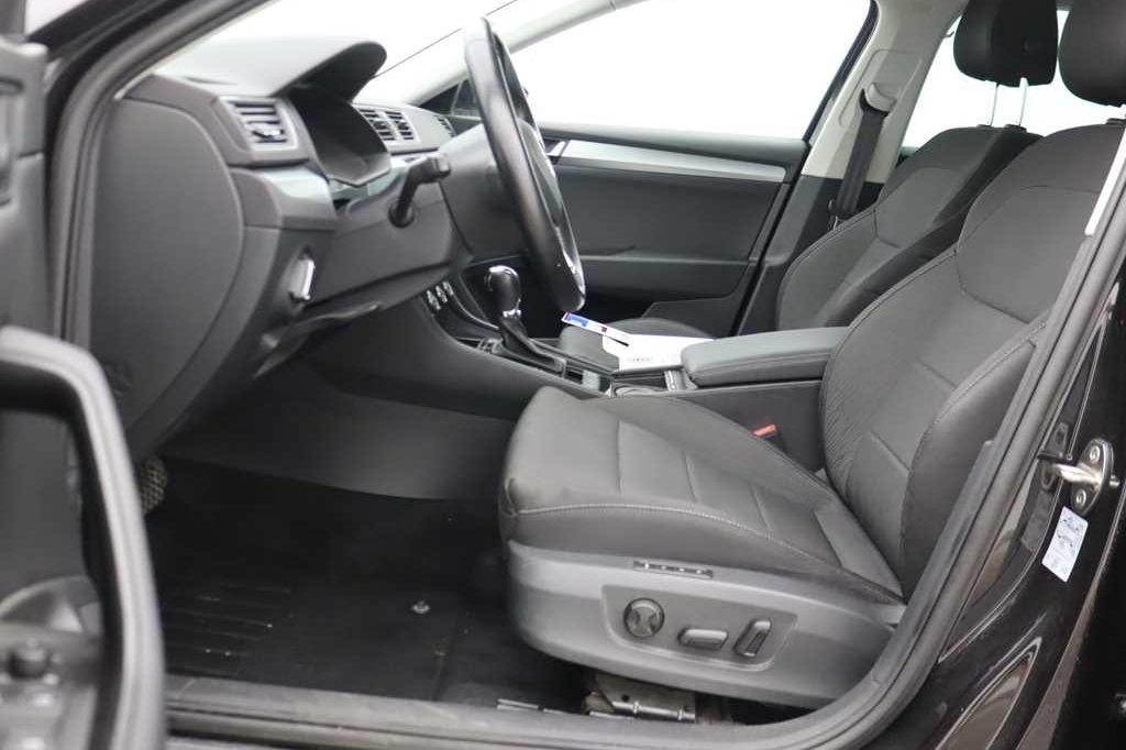 Skoda Superb Combi 2017 фото 5