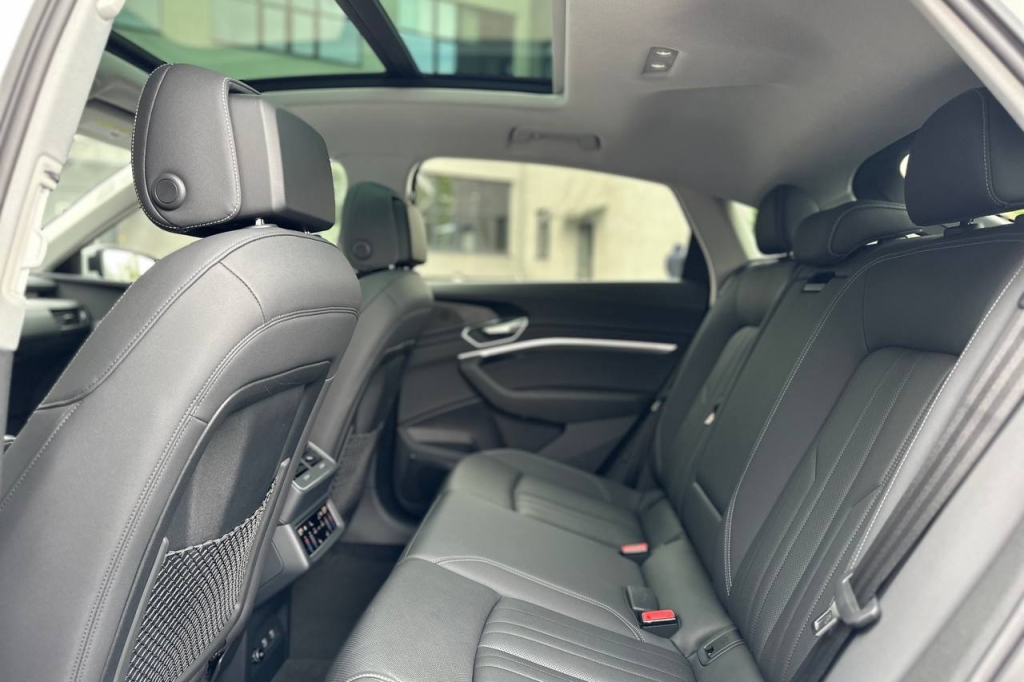 Audi e-tron Sportback 55 95kWh 2021 фото 17