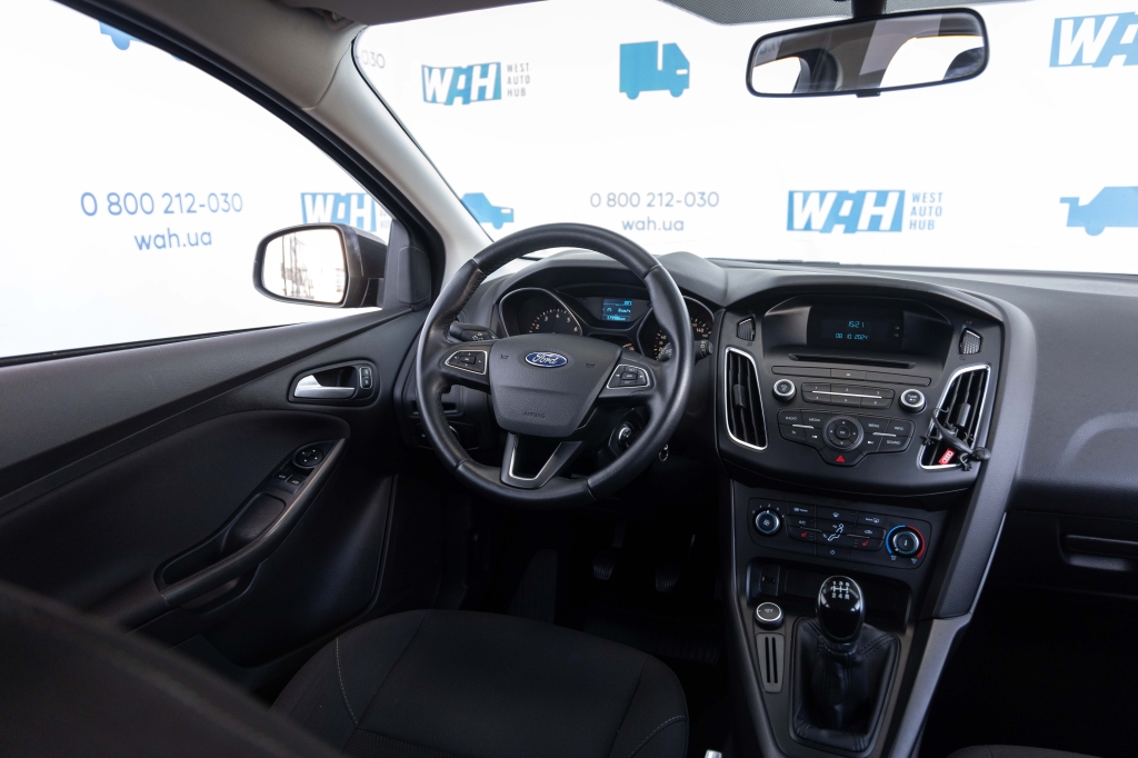 Ford Focus 2016 фото 23