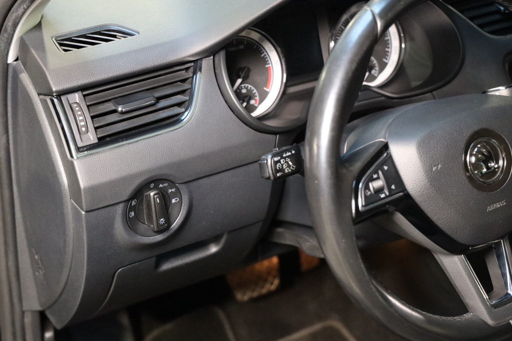 Skoda Octavia 2019 фото 7