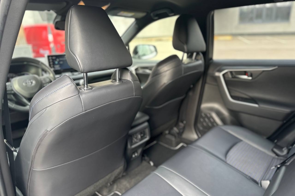 Toyota RAV4 EV Hybrid 2020 photo 14