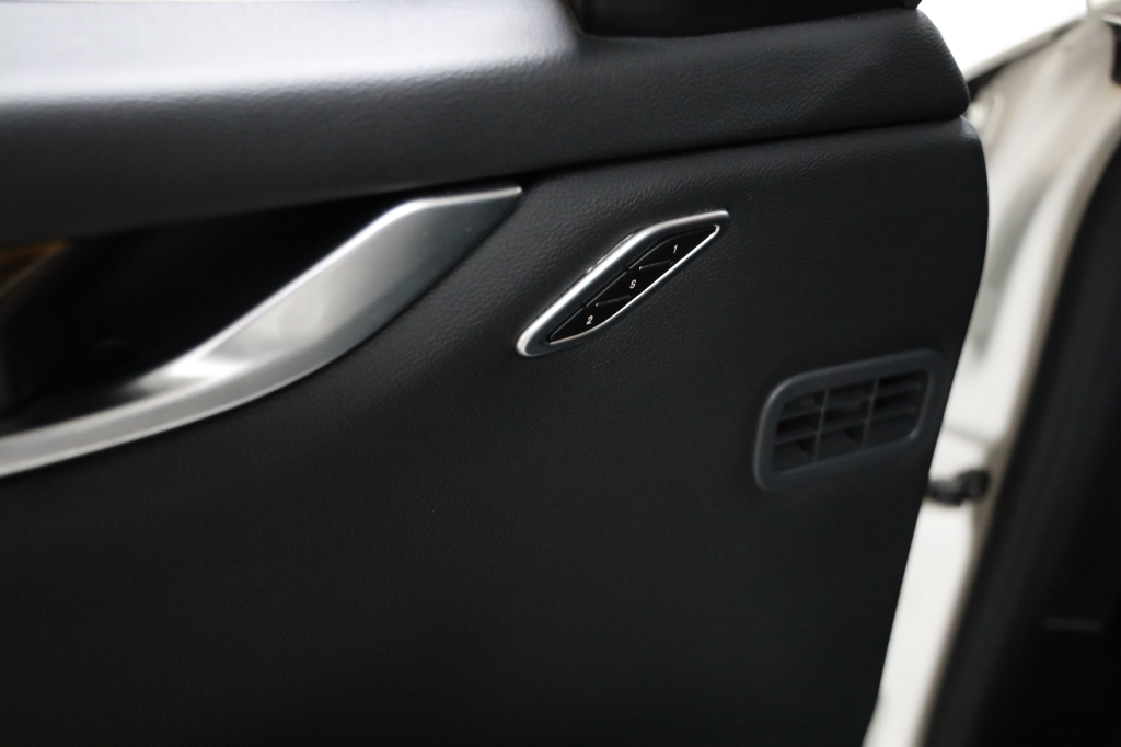 Maserati Ghibli 2013 фото 44