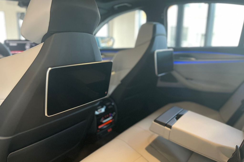 BMW M5 2020 фото 12