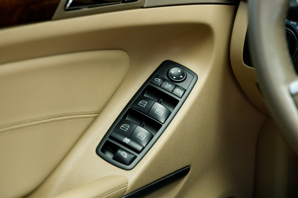 Mercedes-Benz GL 350 Bluetec 2011 фото 19