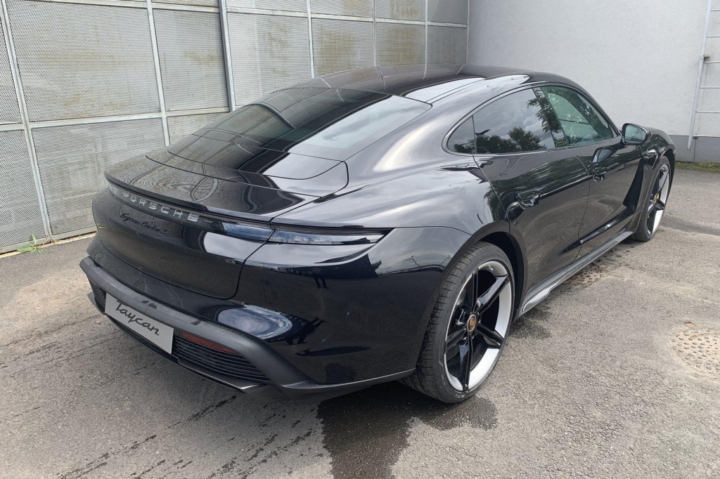 Porsche Taycan S Turbo 2021 фото 3