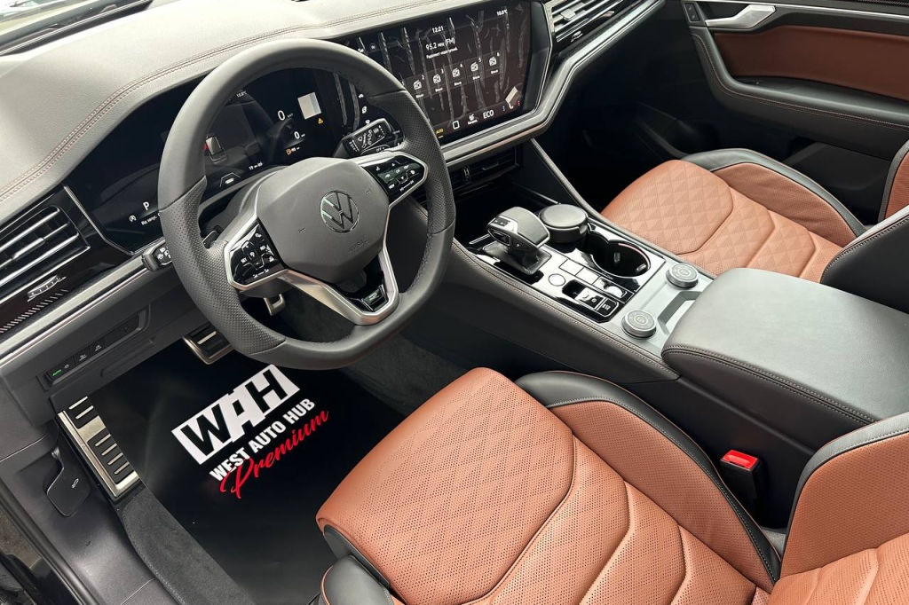 Volkswagen Touareg R-line Platinum 2024 фото 11