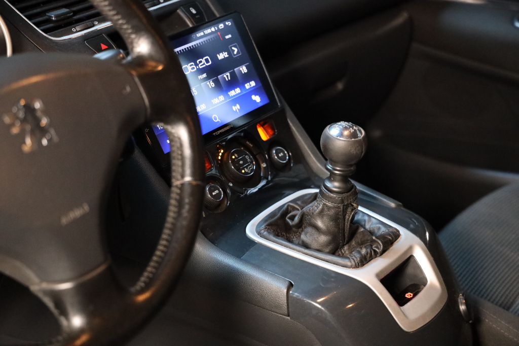 Peugeot 5008 2010 photo 32