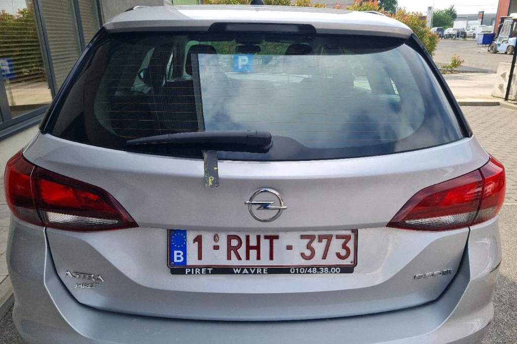 Opel Astra Sports Tourer 2017 фото 8
