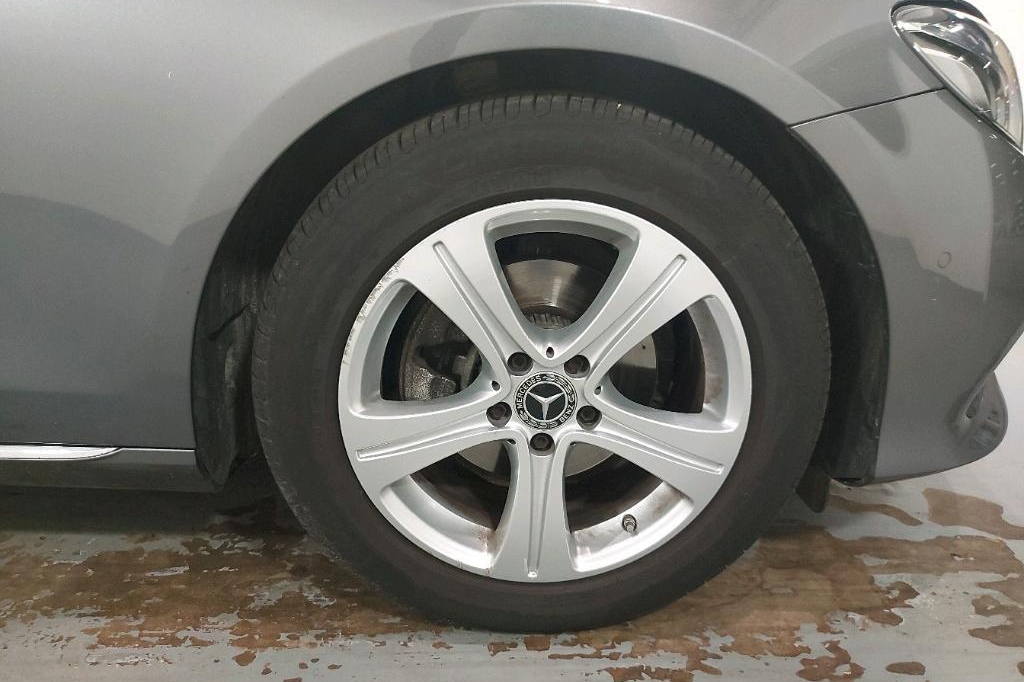 Mercedes-Benz E-Klasse 2017 фото 23