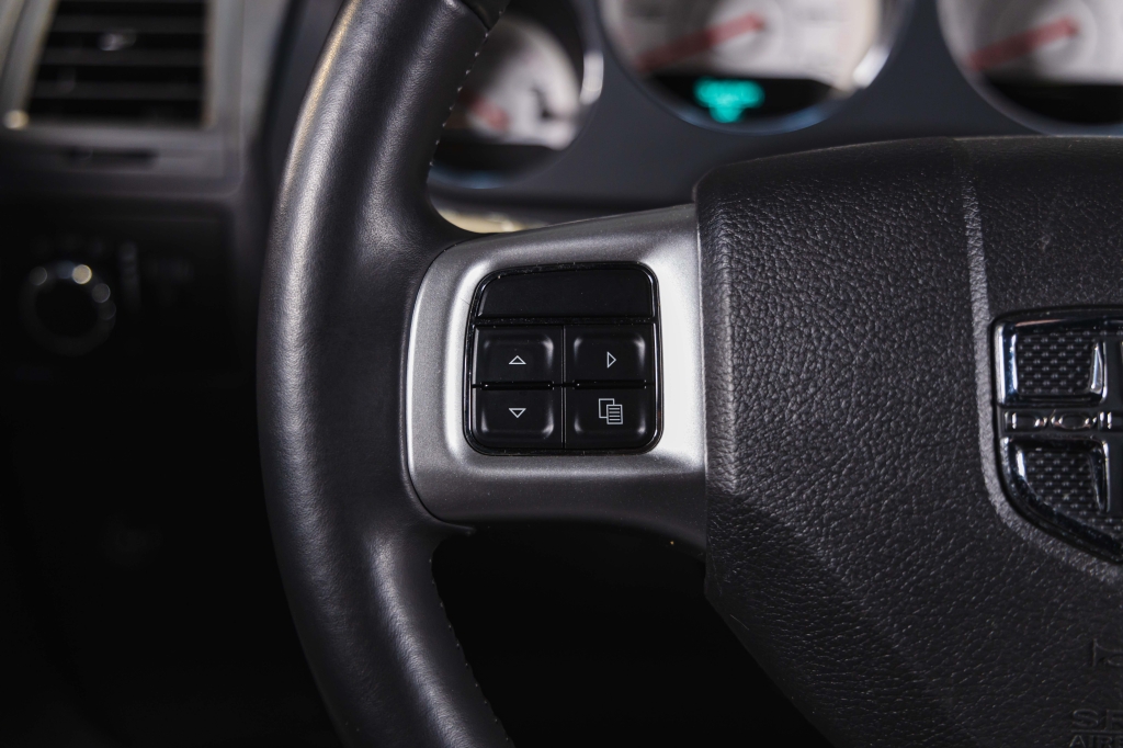 Dodge Challenger 2013 фото 20