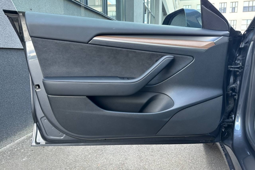 Tesla Model 3 2023 photo 10