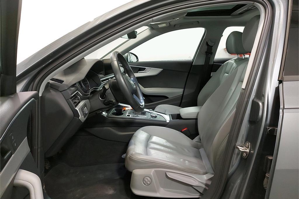 Audi A4 2018 фото 3