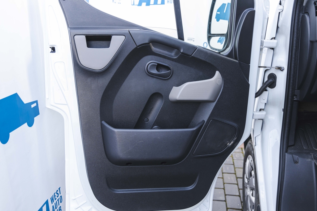 Nissan NV400 2017 photo 13