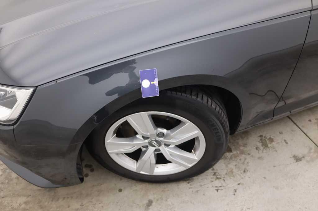 Audi A4 2016 фото 18