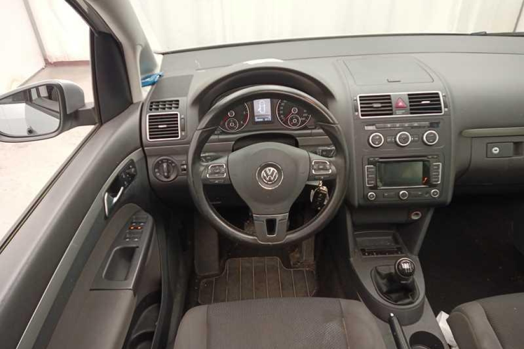 Volkswagen Touran 2015 photo 6