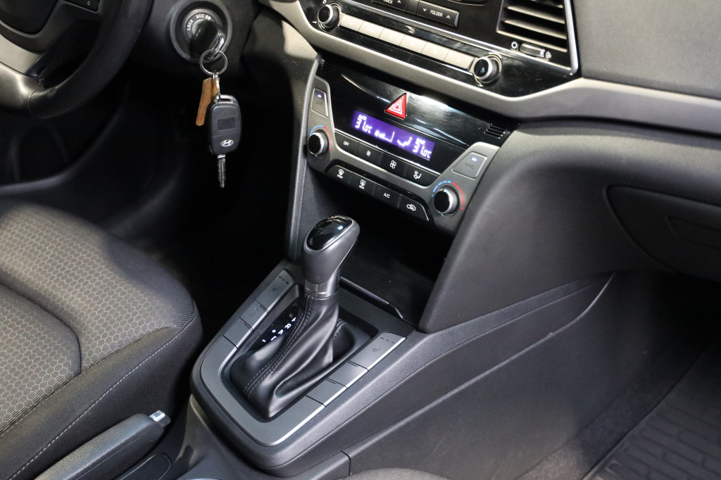 Hyundai Elantra 2016 фото 6