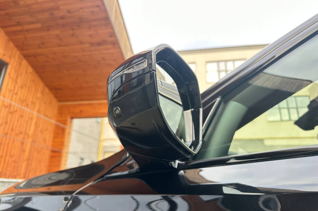 BMW 7 Series 740d 2024 фото 7