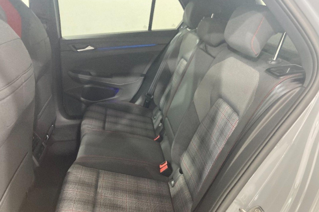 Volkswagen Golf GTI 2021 фото 6