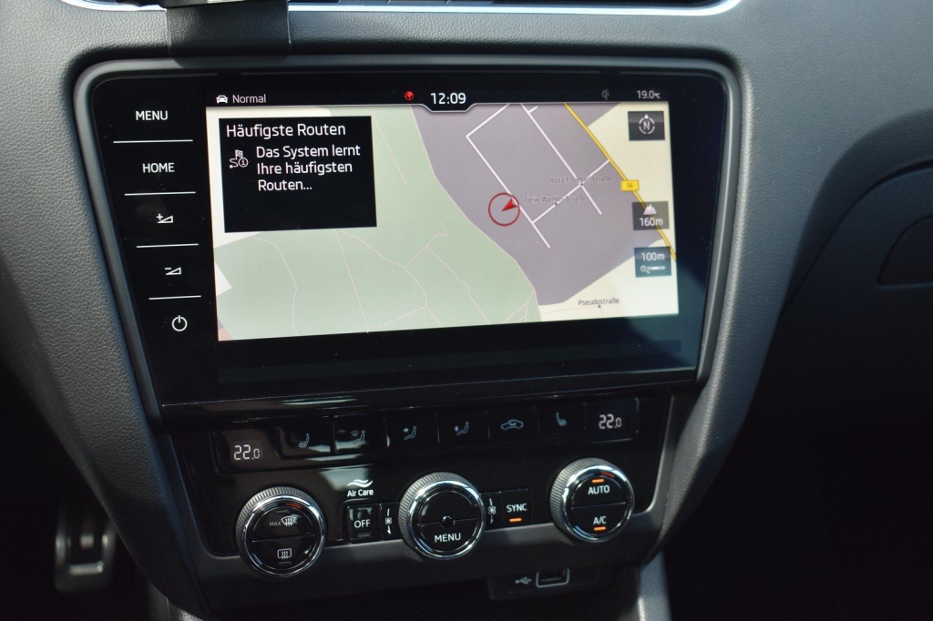 Skoda Octavia Combi RS 2018 photo 8