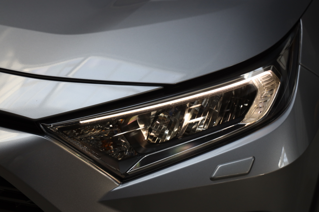 Toyota RAV4 2023 фото 7