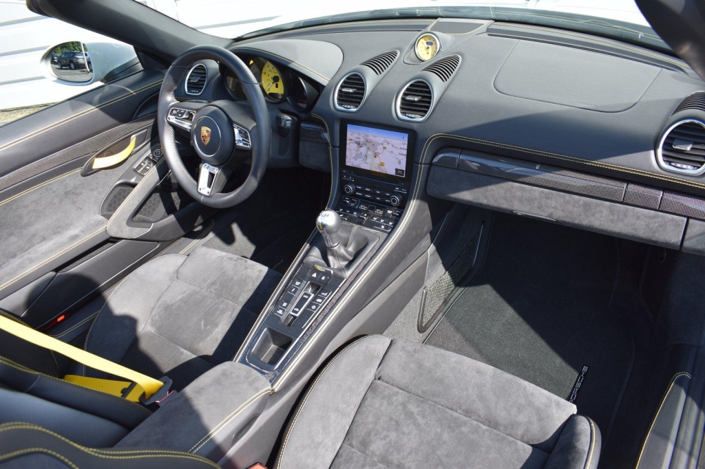 Porsche 982 2021 photo 1