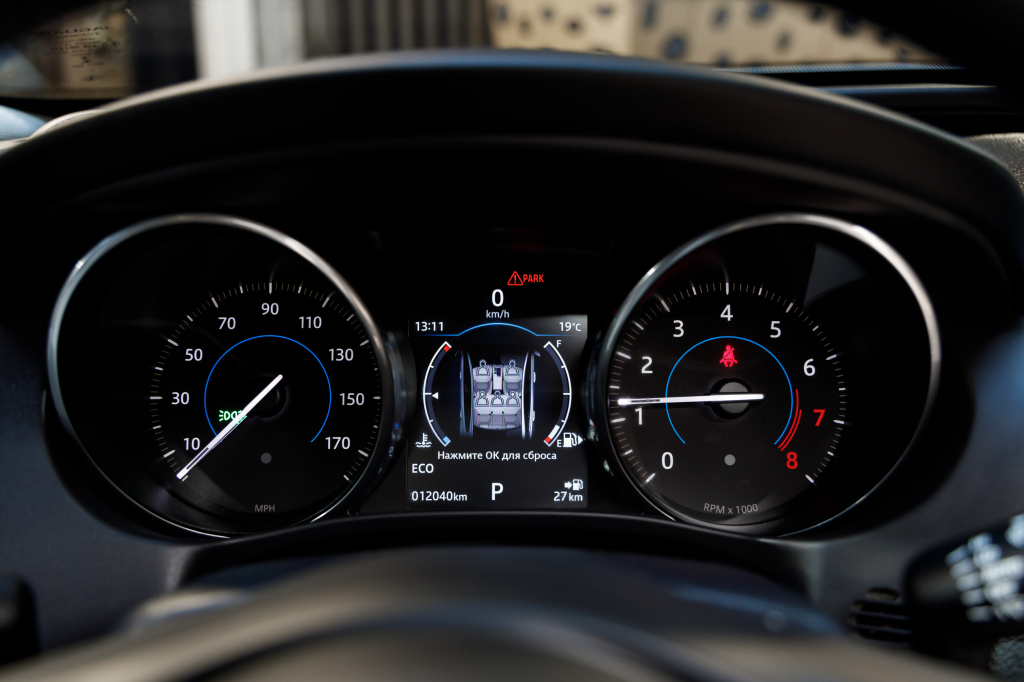 Jaguar XE 25T 2017 photo 32